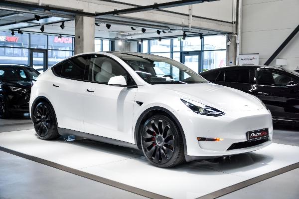 Tesla Model Y Performance AWD